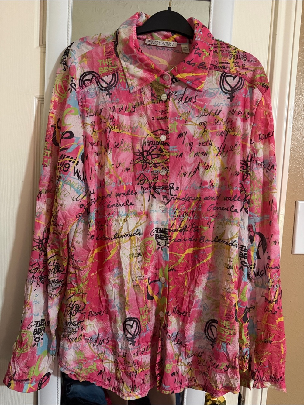 SNO SKINS Pink Multicolor Graffiti Print Button-Up Blouse